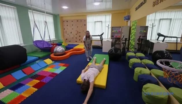 Посли країн ОБСЄ вивчають досвід реабілітації ветеранів на Львівщині