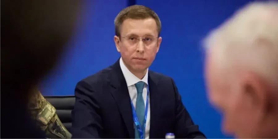 З 1 вересня в Україні зростуть зарплати вчителів: цифри від прем'єра