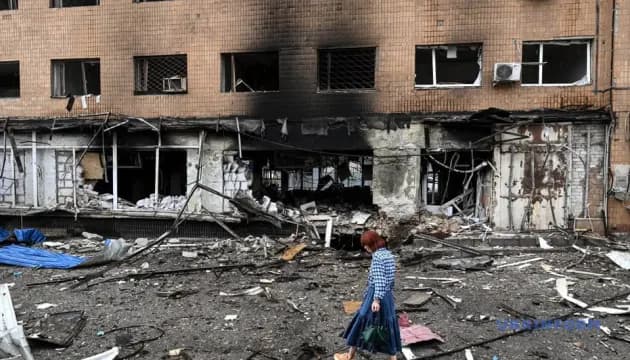РФ атакувала Запоріжжя: знищено ринок та хостел, є загиблий