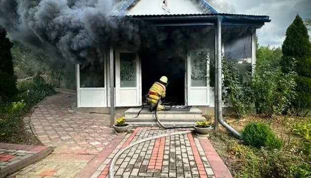 На Закарпатті рятувальники ліквідували пожежу в монастирському скиті