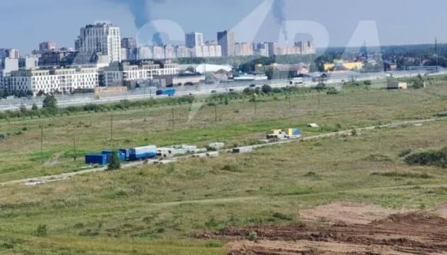 У російській Тюмені після атаки дрона спалахнула пожежа на нафтопереробному заводі