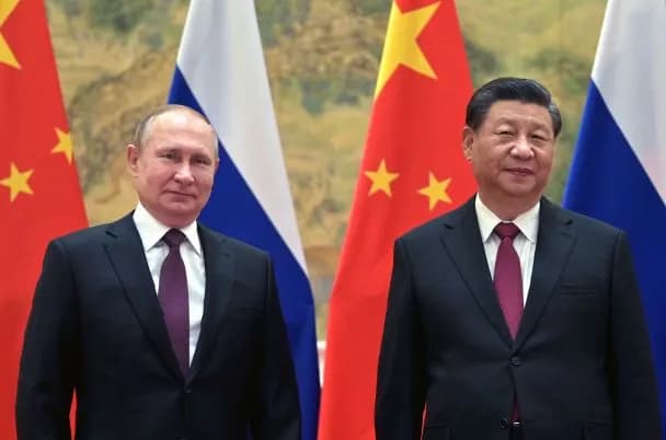 Обмін військовими секретами: як РФ допомагає Китаю готуватися до війни