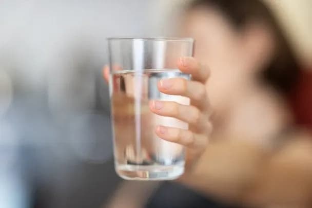 Як споживання води допомагає регулювати артеріальний тиск