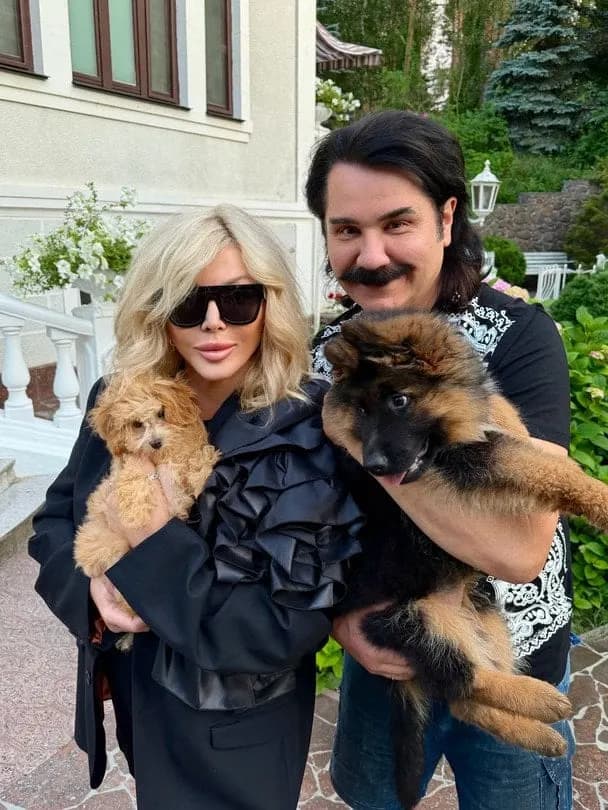 Ірина Білик влаштувала жартівливу фотосесію з Павлом Зібровим