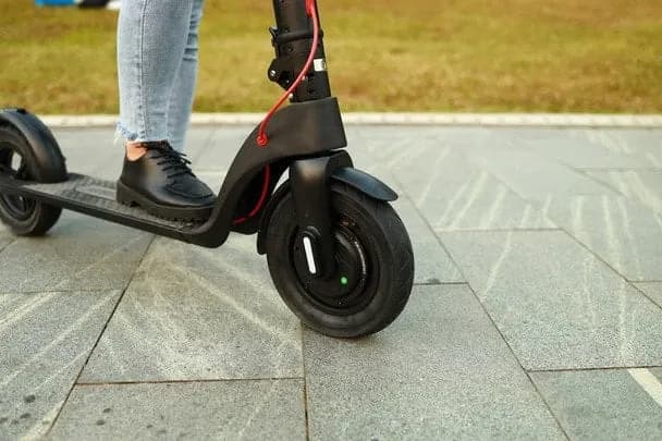 У Чернівцях заборонили прокат електросамокатів