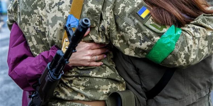 Як налагодити стосунки з військовим після фронту: поради психологині