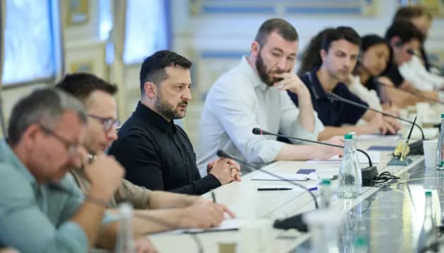 Зеленський: Путін ескалює війну через падіння рейтингів та страх втратити підтримку радикалів