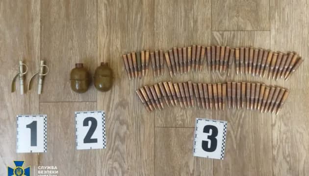 СБУ затримала організаторів п’яти каналів нелегального продажу зброї