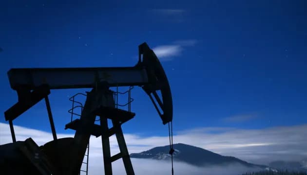 Світові ціни на нафту знизилися через відновлення постачань