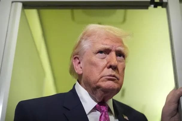 Британський екстрасенс передбачив кризу в адміністрації Трампа та небезпеку для флоту Британії