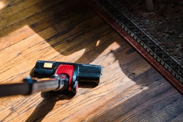Лайфгак з пилососом: як не втратити дрібні речі під час прибирання